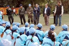with_kashmiri_children_and_indian_army_officers_when_they_visited_cdri_20100206_1324924799