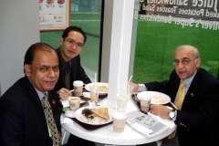 scientoonist_with_israeli_professor_in_hong_kong_20100303_1307555598